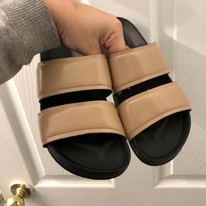 VINCE leather slides
